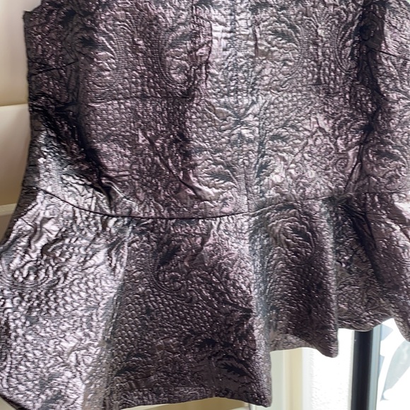 Elizabeth & James Fancy Peplum Top! ❤️‍🔥 - Picture 3 of 4